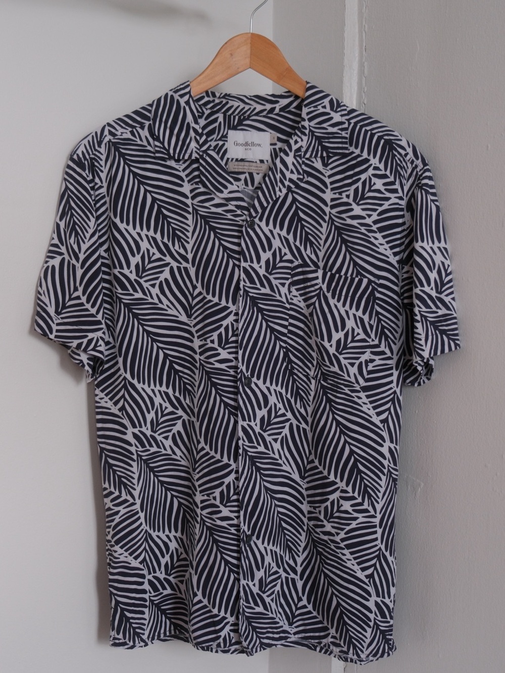 Men’s Navy and White Graphic Hawaiian Shirt